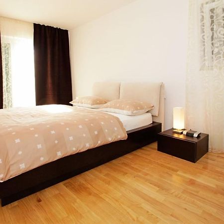 Apartment Bol A6 With Pool From 45 Eur Per Person Bagian luar foto