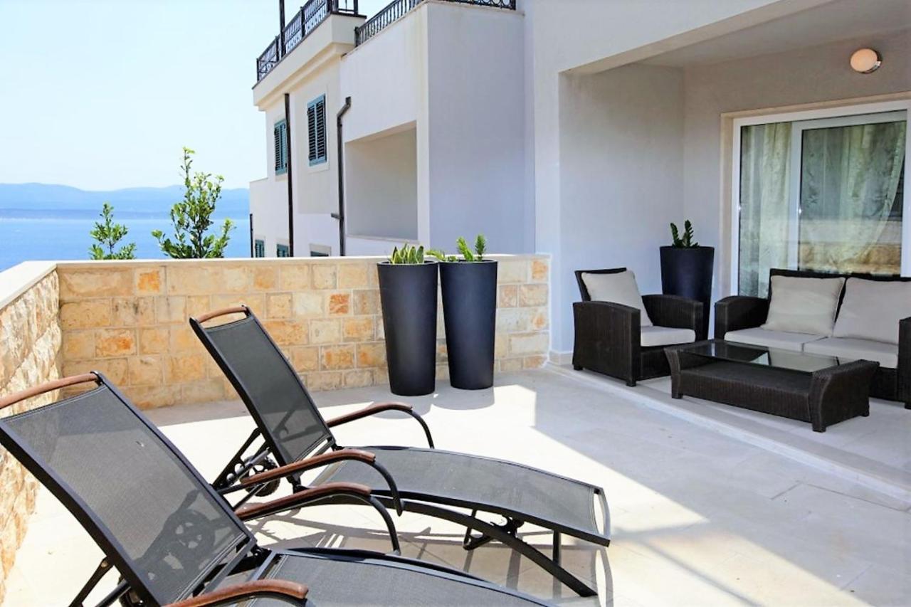 Apartment Bol A6 With Pool From 45 Eur Per Person Bagian luar foto