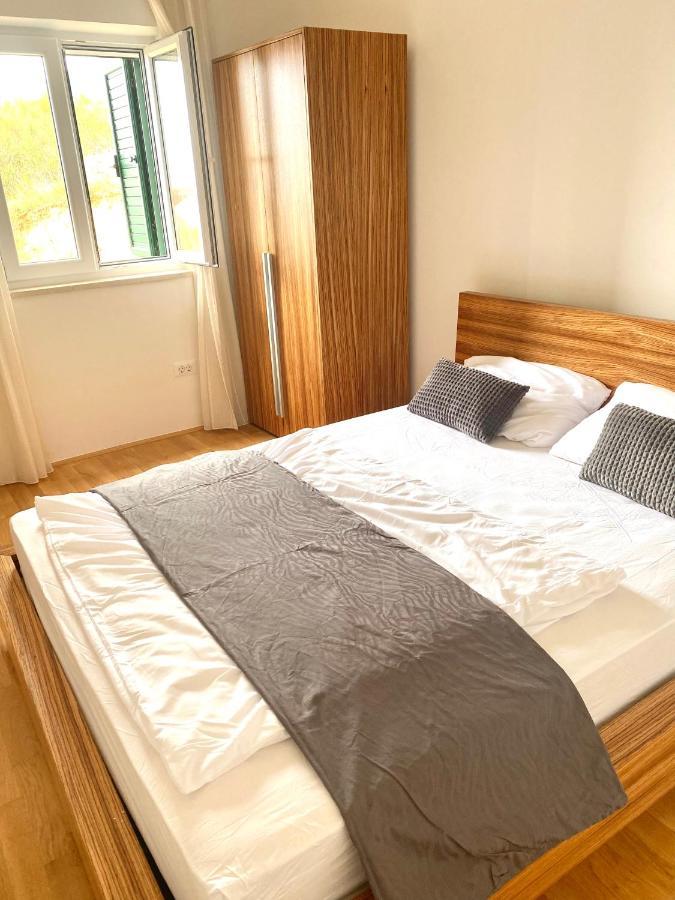Apartment Bol A6 With Pool From 45 Eur Per Person Bagian luar foto