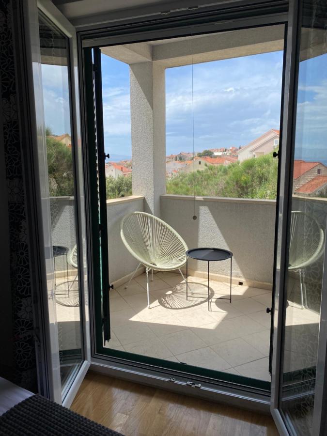 Apartment Bol A6 With Pool From 45 Eur Per Person Bagian luar foto